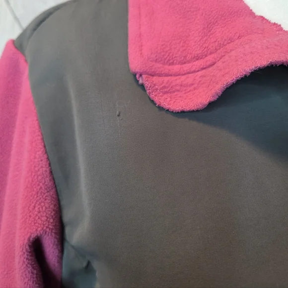 The North Face Vibrant Pink Fleece Jacket - Picture 3 of 8